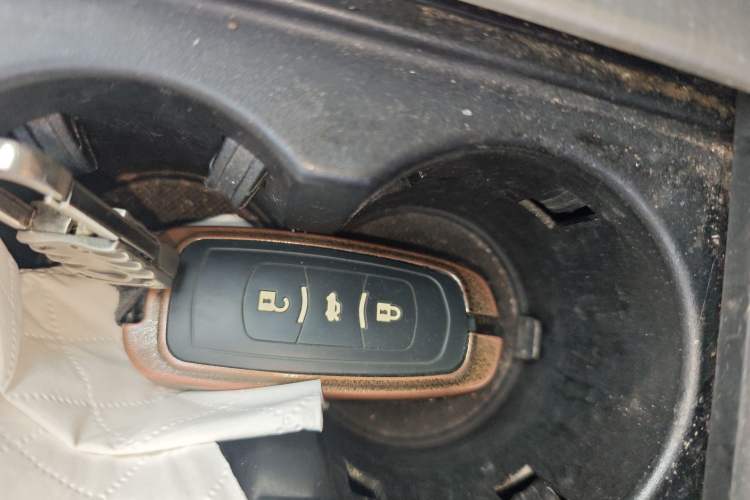 Used Geely Auto Emgrand X7 Sport 2018 2.0L Manual Two-Wheel Drive Zhiya Version Vehicle Key