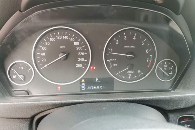 Used BMW 3 Series 2015 316Li Fashion Model
