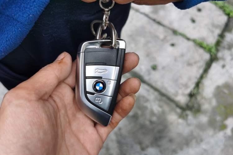 Used BMW X5 2017 xDrive28i Vehicle Key