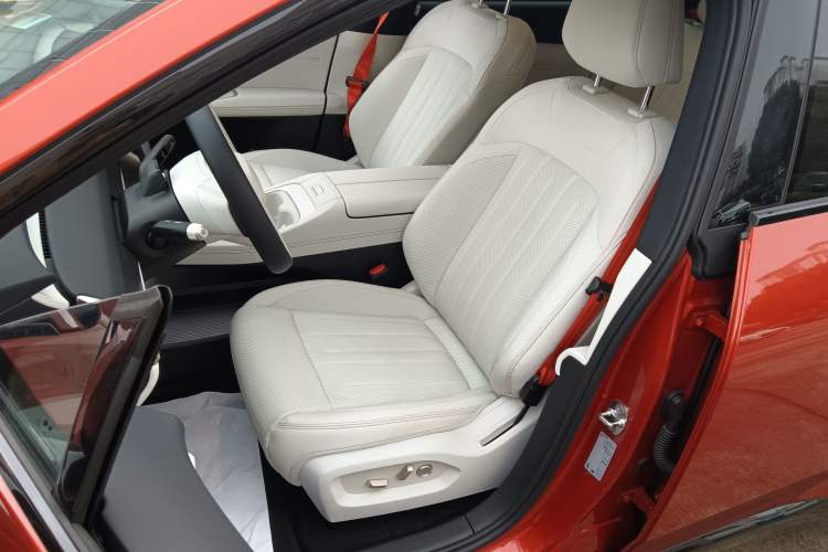 Used ONVO L60 2024 60 kWh Rear-Drive Version
