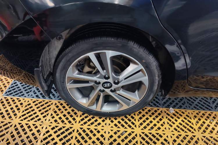 Used Hyundai Elantra (6th Generation / Lingdong) 2016 1.6L Automatic ZhiXuan – Elite Version Right Rear Wheel Hub