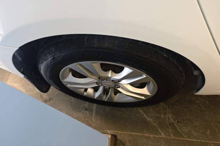 Used Chevrolet Cruze 2015 1.5L Classic SE AT Right Rear Wheel Hub
