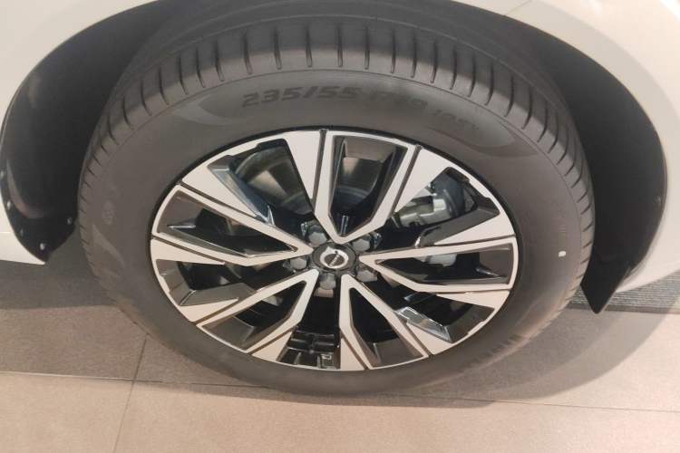 Used Volvo XC60 2023 B5 4x4 Smart Luxury Edition
