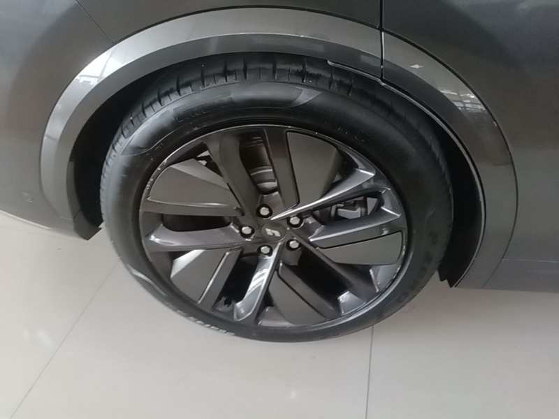 Used Li Auto L7 2023 Pro Model — 25