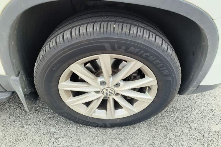 Used Volkswagen Tiguan L 2016 300TSI Automatic Two-Wheel Drive Comfort Edition
