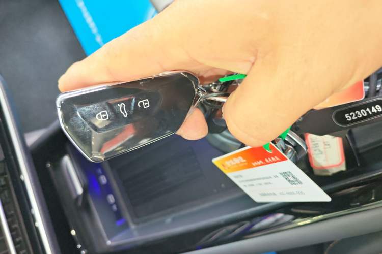 Used Volkswagen ID.7 VIZZION 2024 AIR model Vehicle Key