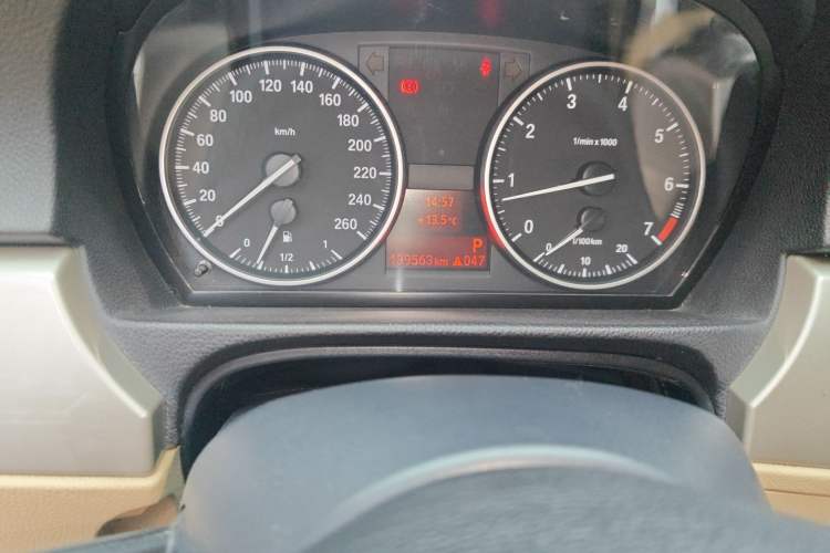 Used BMW 3 Series 2010 320i Luxury Model