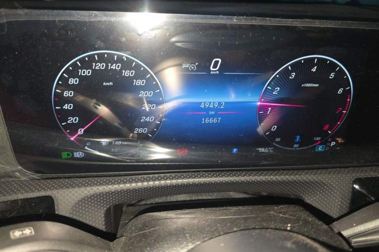 Used Mercedes-Benz CLA 2024-Year Facelifted CLA 200
