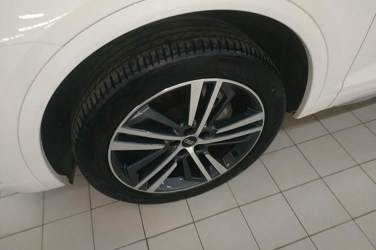 Used Audi Q5L 2021 40 TFSI Fashion Dynamic Model
