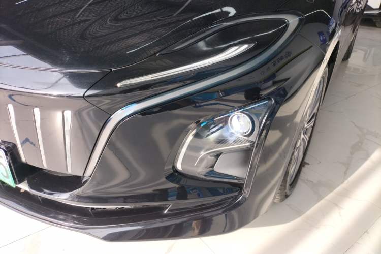 Used Hongqi E-QM5 2022 431 km Charge & Enjoy Edition
