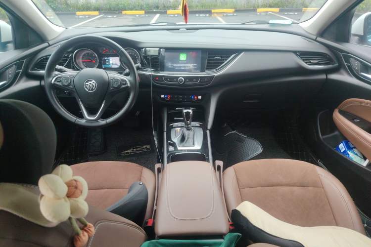 Used Buick Regal 2019 20T Elite Version China VI Standard Center Console