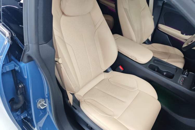 Used Nio ET5T 2023 75 kWh Touring Right Front Seat