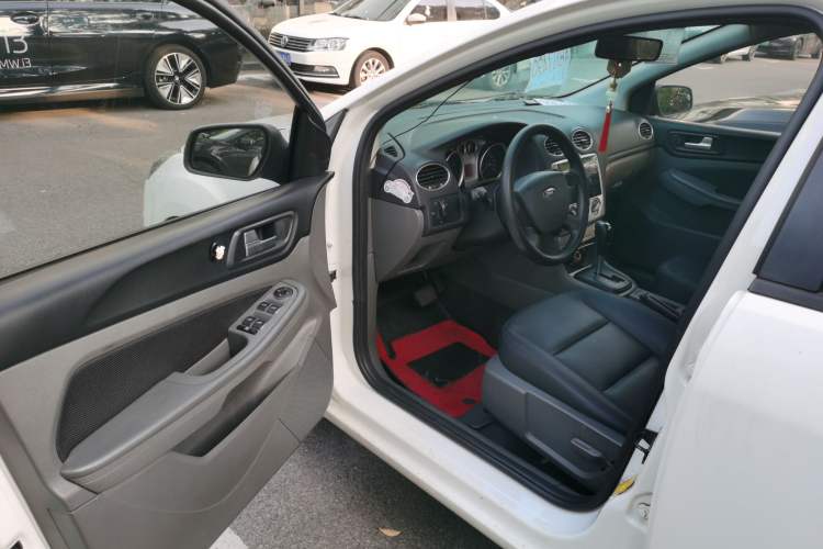 Used Ford Focus 2013 Hatchback Classic 1.8L Automatic Base Model