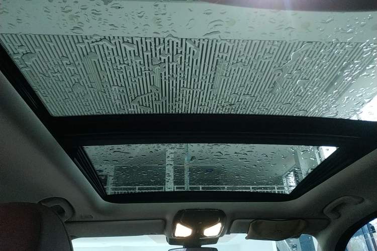 Used BMW i3 2023 eDrive 40 L Midnight Sports Package Headliner