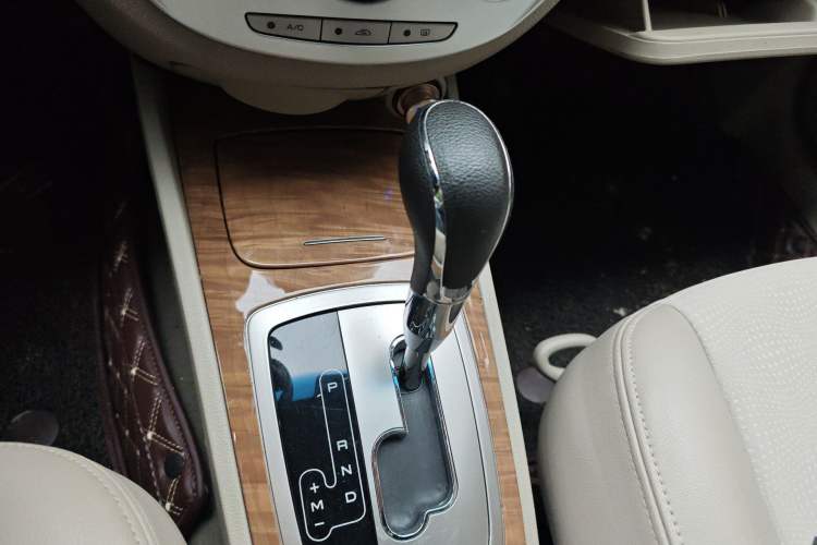 Used Buick Excelle 2015 1.5L Automatic Classic Model Gear Lever
