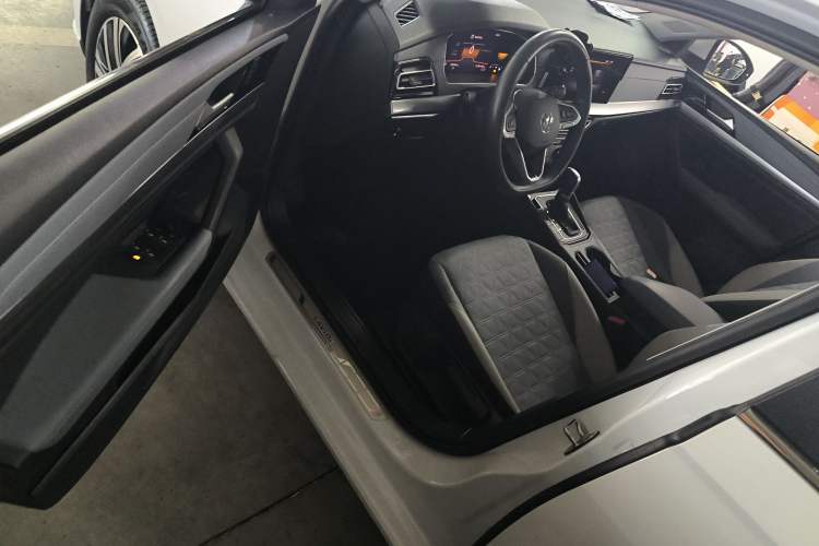 Used Volkswagen Lavida 2023 300TSI DSG Full-Comfort Edition Interior 3