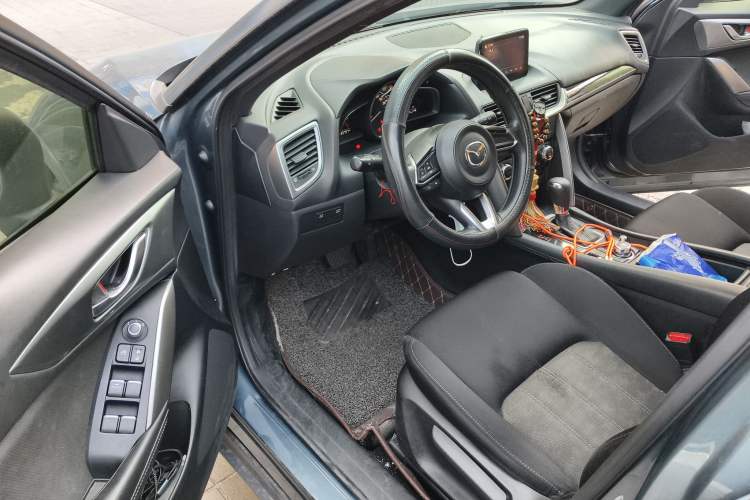 Used Mazda CX-4 2018 2.0L Automatic Two-Wheel Drive Blue Sky Exploration Version China V Standard
