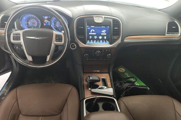 Used Chrysler 300C 2014 3.0L Excellence Edition
