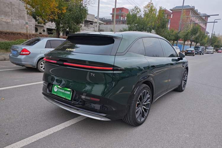 Used Zeekr 7X 2025 100 kWh Long-Range Rear-Wheel Drive with Intelligent Driving Features
