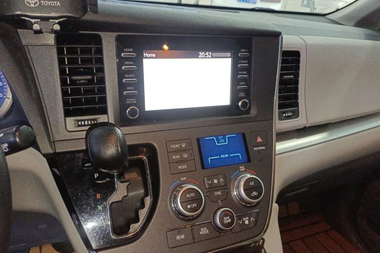 Used Toyota Sienna (Parallel Import) 2018 3.5L Two-Wheel Drive SE U.S. Specification
