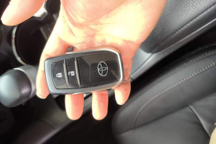 Used Toyota Highlander 2018 2.0T Four-Wheel Drive Luxury Edition 7 Seats China V Emission Standard
