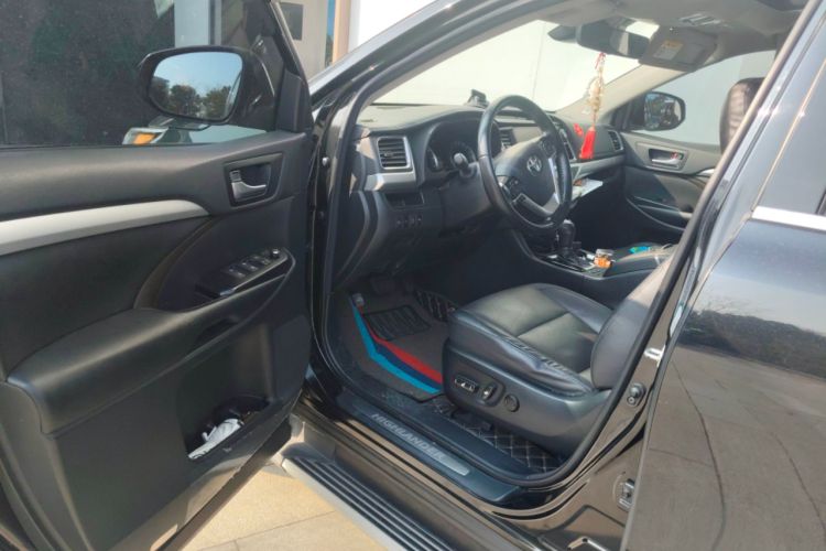 Used Toyota Highlander 2018 2.0T Two-Wheel Drive Prestige Version 7 Seats China V Emission Standard