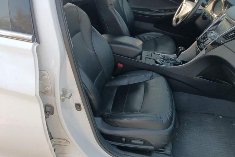 Used Hyundai Sonata 2014 2.4L Automatic Leading Edition China IV Standard
