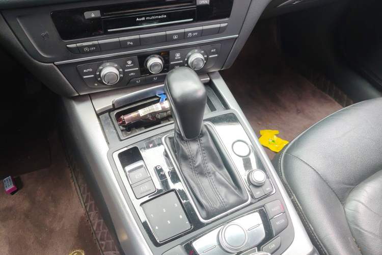 Used Audi A6L 2018 30th Anniversary Edition TFSI Trendy Model Gear Lever