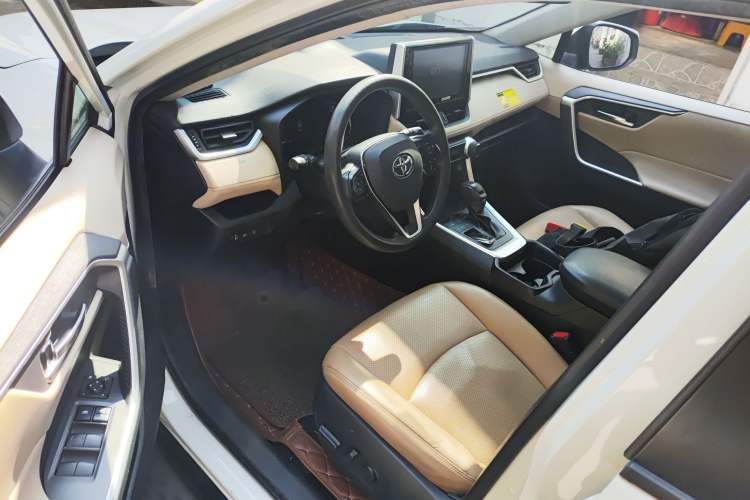 Used Toyota RAV4 2020 2.0L CVT Two-Wheel Drive Fashion Edition