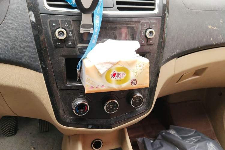 Used Wuling Zhengcheng 2015 1.8L Luxury Model LJ479QE2
