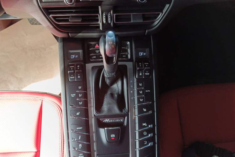Used Porsche Macan 2018 Macan 2.0T Gear Lever