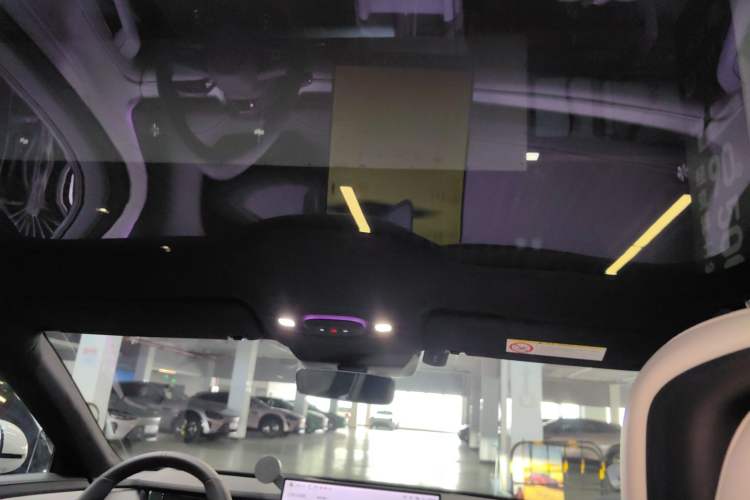 Used Xiaomi Auto SU7 2024 Four-Wheel Drive Ultra-Long Range Advanced Intelligent Driving Max Edition
