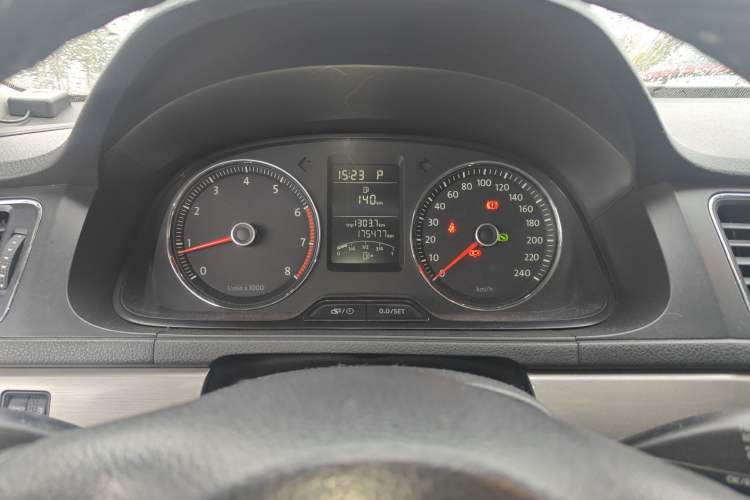 Used Volkswagen Lavida 2013 1.4TSI DSG Comfort Edition Instrument Cluster