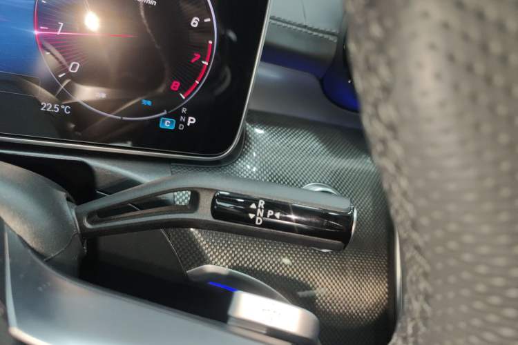 Used Mercedes-Benz C-Class 2024 Second Facelift C 260 L Starry Night Sport Edition Gear Lever