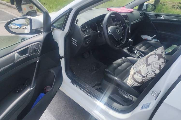 Used Volkswagen Golf 2016 230TSI Automatic Luxury Version Driver Seat