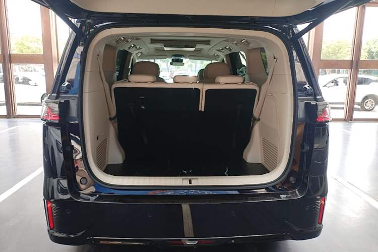 Used VOYAH Dream 2024 PHEV Ultra-Long Range Flagship Edition