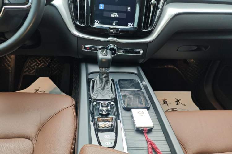 Used Volvo XC60 2019 T5 4x4 Smart Edition China VI Standard