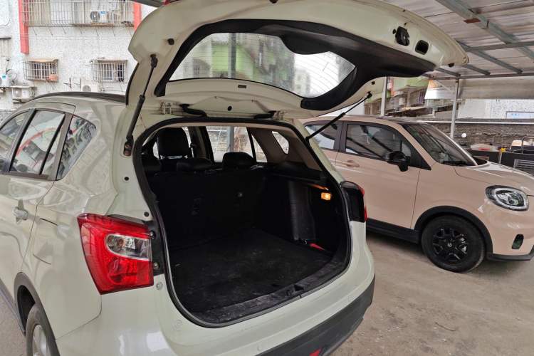 Used Suzuki S-Cross 2014 1.6L CVT Two-Wheel Drive Entry Model
