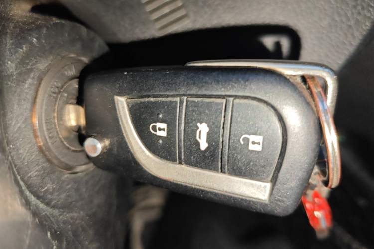 Used Toyota Corolla 2014 1.6L CVT GL-i Leather Edition Vehicle Key