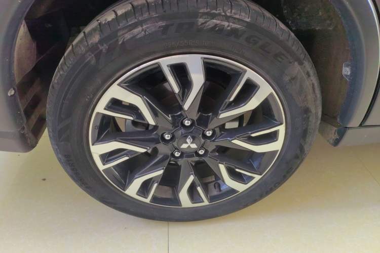 Used Mitsubishi Outlander 2019 2.0L Two-Wheel Drive Comfort Edition 5 Seats China VI Standard