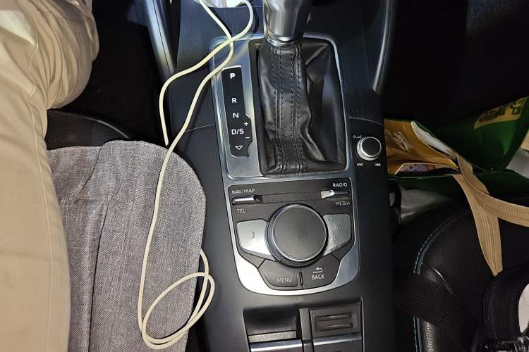 Used Audi A3 2018 30th Anniversary Edition Limousine 35 TFSI Fashion Model Gear Lever