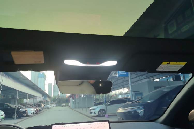 Used CHANGAN NEVO A07 2025 All-Electric "True Fragrance" Edition 710-Mile Long-Range Version Headliner