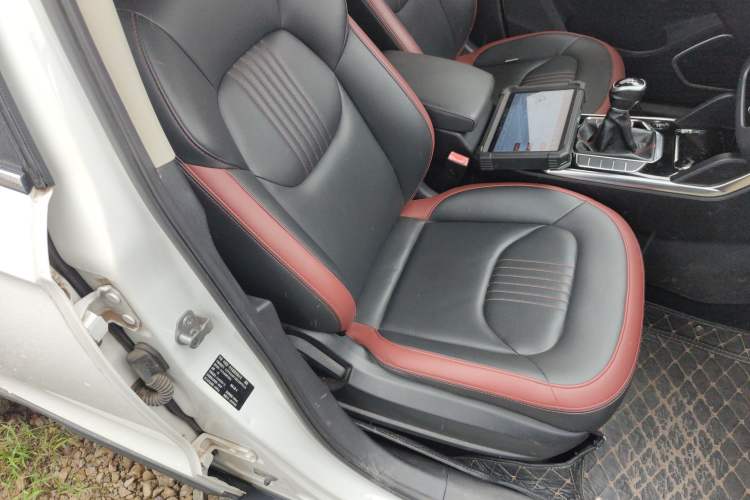 Used Bestune T33 2019 1.6L Manual Luxury Edition China VI
