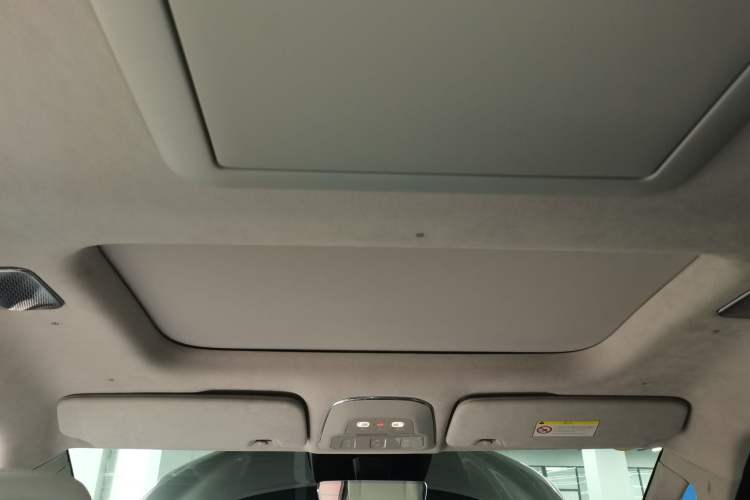 Used Volvo EM90 2025 Ultra Six-Seater