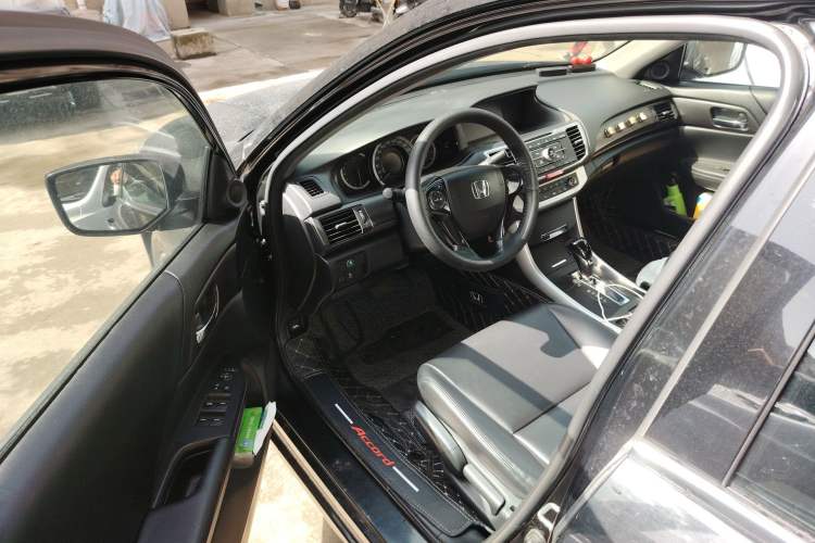 Used Honda Accord 2015 2.0L LX Comfort Edition Driver Seat