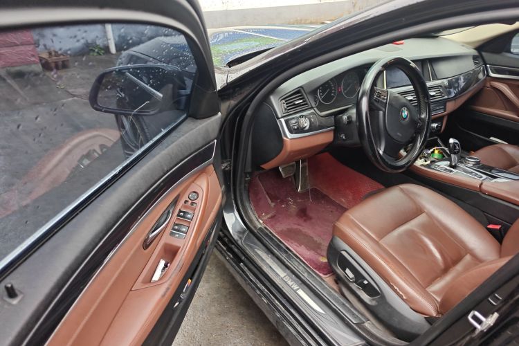 Used BMW 5 Series 2014 520Li Elegant Model
