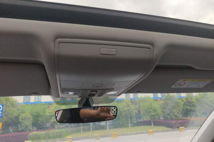 Used Volkswagen Tiguan L 2024 330TSI Automatic Two-Wheel Drive R-Line Enhanced Edition Headliner