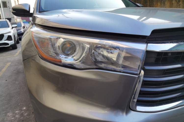 Used Toyota Highlander 2017 2.0T Four-Wheel Drive Luxury Edition 7 Seats Right Front Headlight