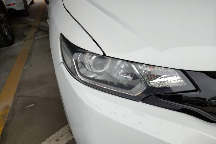 Used Honda Fit 2014 1.5L LX CVT Comfort Model Right Front Headlight