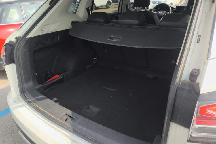 Used Volkswagen Tayron 2023 300TSI Two-Wheel-Drive Luxury Plus Advanced Edition